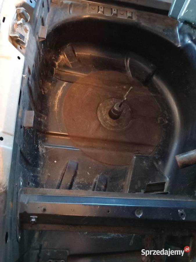 BMW e36 wnęka koła podłoga bagażnika podłużnica osobowe Brzozów