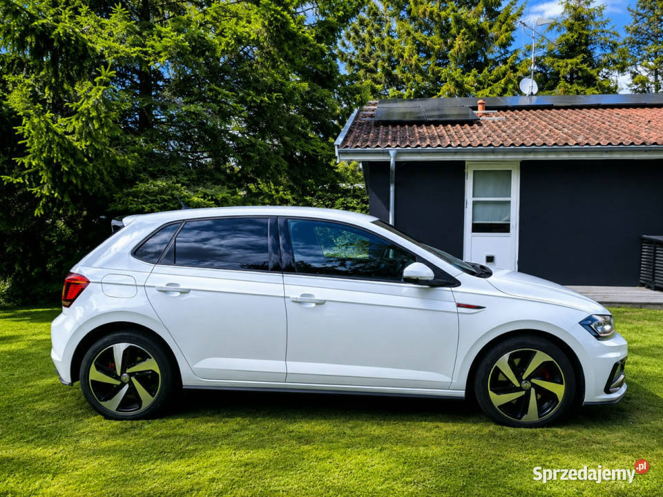 Volkswagen Polo VI 2017 Sadlno