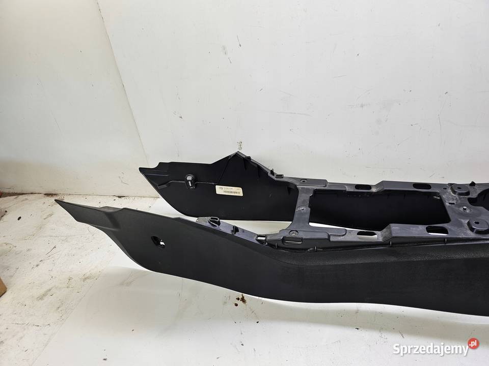 TUNEL ŚRODKOWY AUDI Q3 F3 83A 83B863241 osobowe Przystajń sprzedam