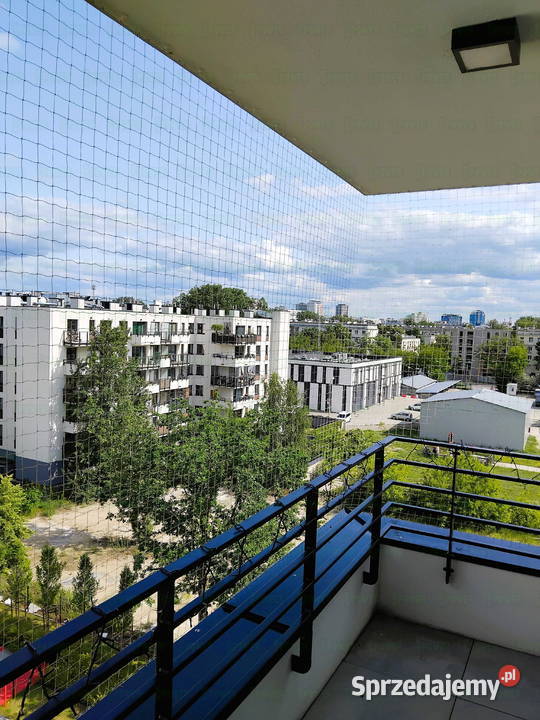 Założenie siatki na balkon przed gołębiami Warszawa