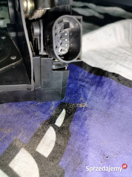 Bmw e46 Compakt zamek drzwi prawy Europa 100 osobowe Zamki, wkładki i kluczyki łódzkie Aleksandrów Łódzki