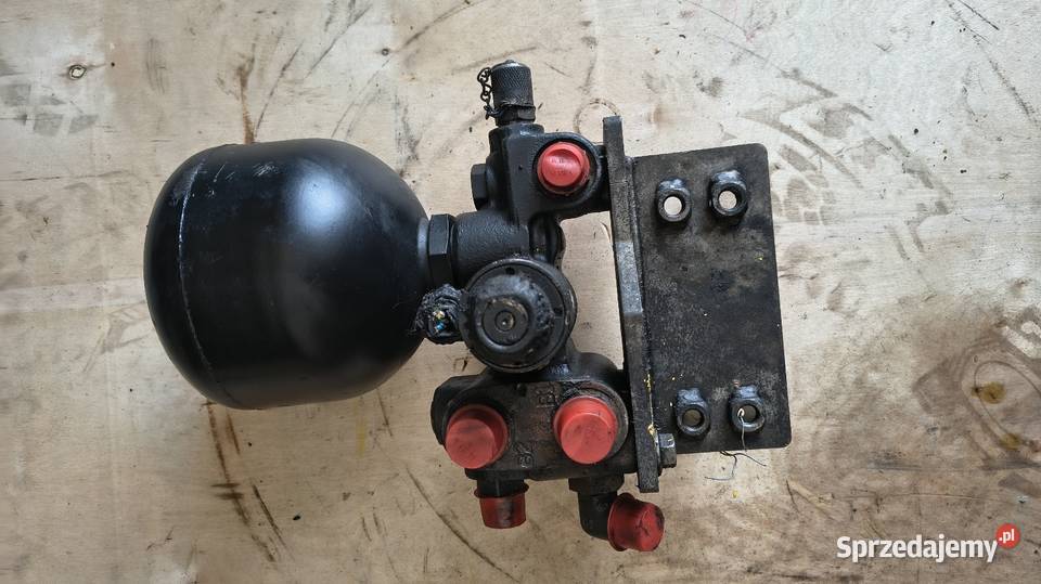 Hydro akumulator VOLVO P15182794 T12W10 świętokrzyskie Staszów sprzedam