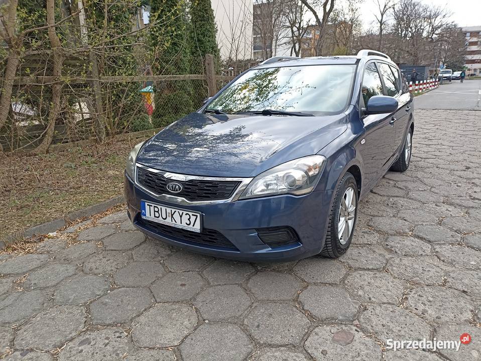 Kia Ceed 16 116 Crdi Kombi 2010 nowe opony nieuszkodzony