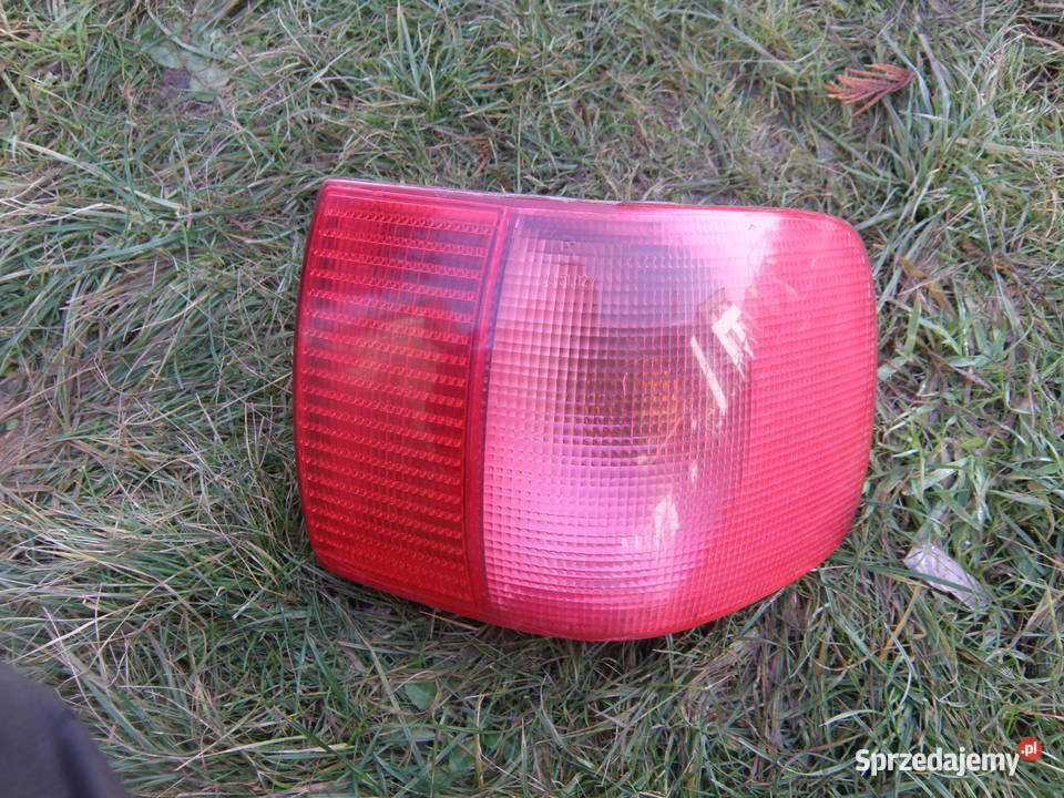 Lampa tylna prawa narożna w błotnik Audi 80 B4 małopolskie Kraków sprzedam