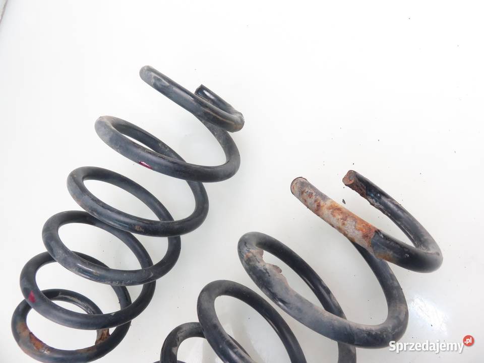 SPRĘŻYNY TYŁ TOYOTA AURIS II E18 KOMBI