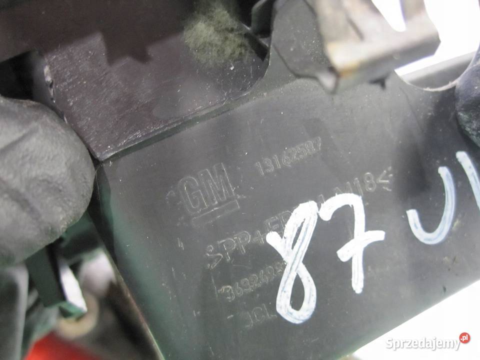 OPEL ZAFIRA B 12r schowek gniazdo zapalniczki Rozdzielacze gniazda zapalniczki