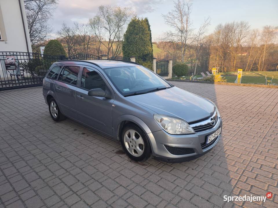 Opel Astra H 16 LPG Rok produkcji 2009 Bistuszowa