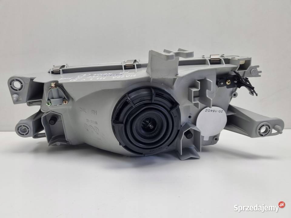 LAMPA PRAWA Mazda 323S 323 S V BA 9498r PRZEDNIA Lampy przednie Oświetlenie lubelskie Rudka