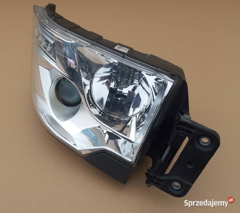 RENAULT RANGE T GAMA REFLEKTOR PRAWY LAMPA PRAWA Bieleń