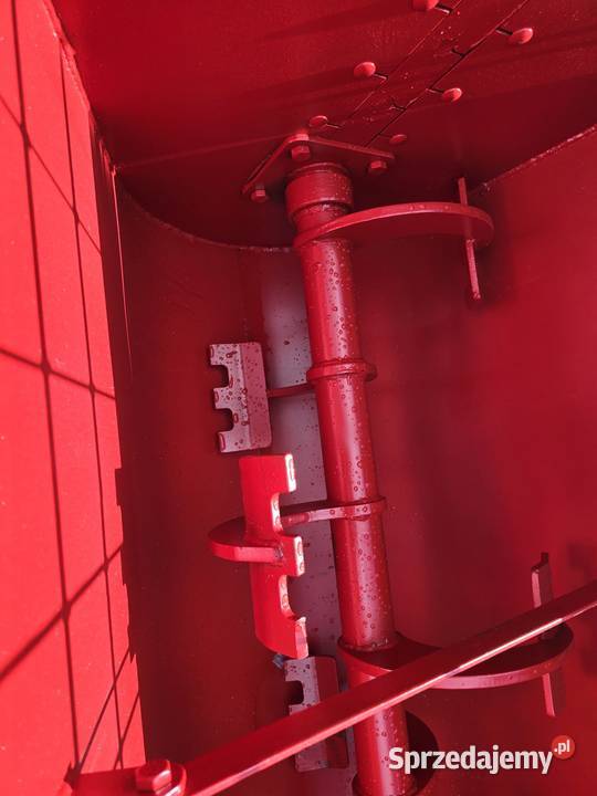 BetoniarkaMieszalnik Łyżkowy hydrauliczny 800L Śrem