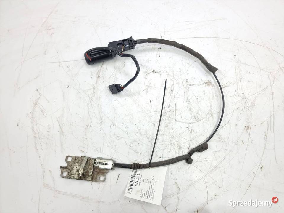 DOCIĄG KLAPY AUDI A8 D3 osobowe