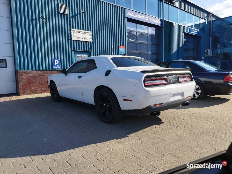 Dodge challenger 36 V6 lift pakiet SRT 305 sprzedam