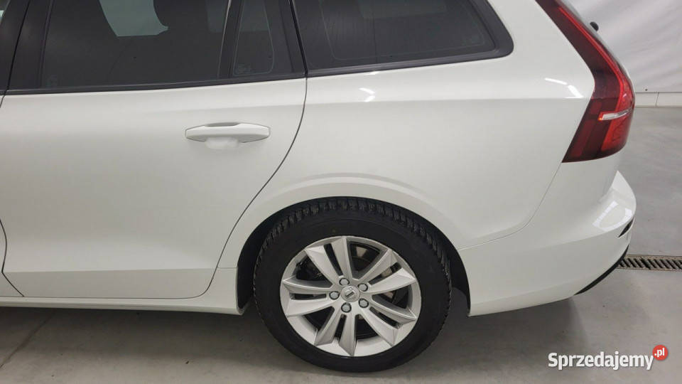 Volvo V60 B3 B Momentum Core aut II 2018 V60 Grójec
