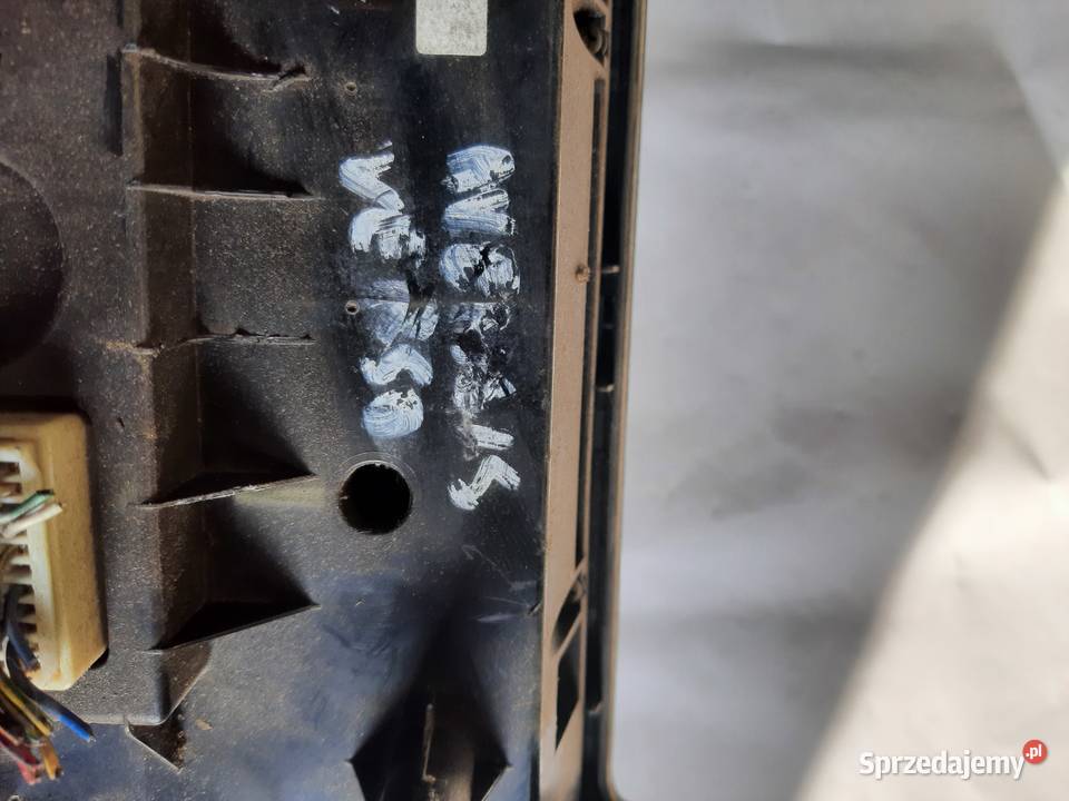 Toyota Avensis Verso panel nawiewu klimatyzacji Ksawerów