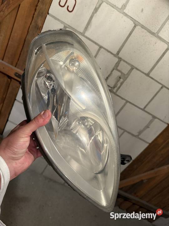 Lampa prawa przód Lancia Ypsilon II 2006 Lampy przednie Chełm