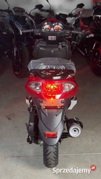 Spalinowy Skuter Barton Falcon 50 Homologacja Kobiele Wielkie