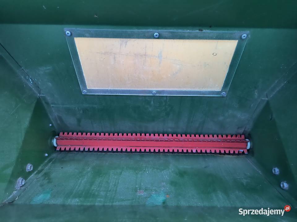 Sprzedam aerator z siewnikiem do podsiewu trawy Krowica Hołodowska