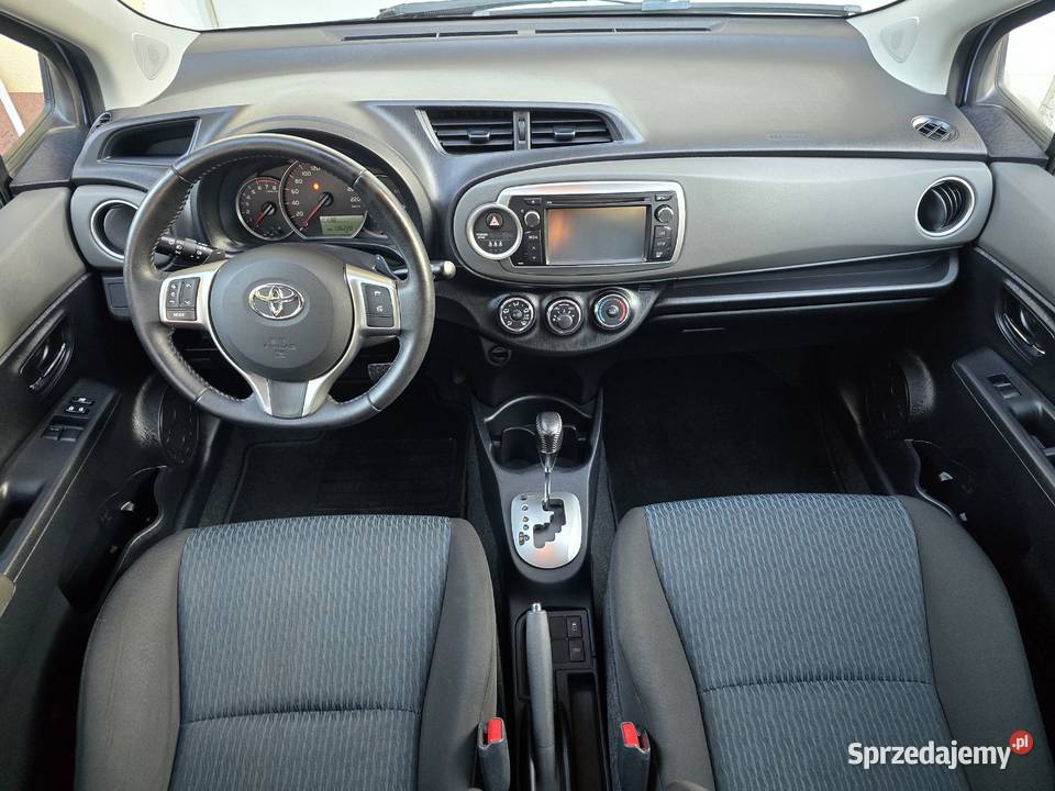 Toyota Yaris 133 VVTi 99 AUTOMAT serwosowany Karczew sprzedam
