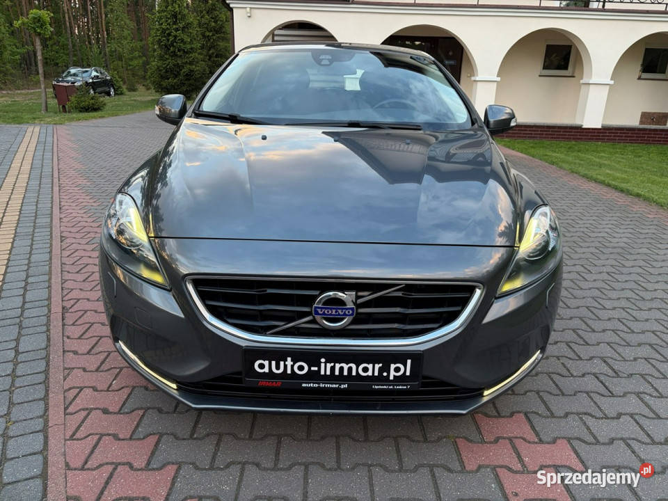 Volvo V40 16 T2 Xenony LEDy Licznik cyfrowy lakier metallic sprzedam