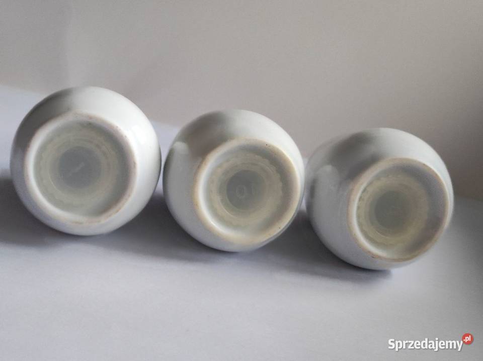 porcelanowa solniczka pieprzniczka złocona