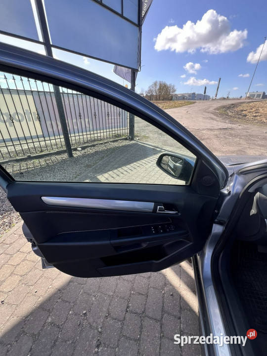 Opel Astra Astra Opc 2 komplety kluczy 2 klimatyzacja Słupsk sprzedam