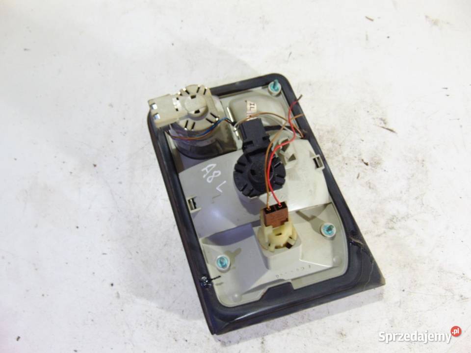 LAMPA LEWA TYLNA TYŁ KLAPY AUDI A8 D2 4D0945093E