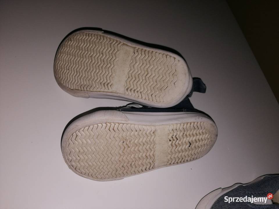 Buciki sportowe firmy HM 20