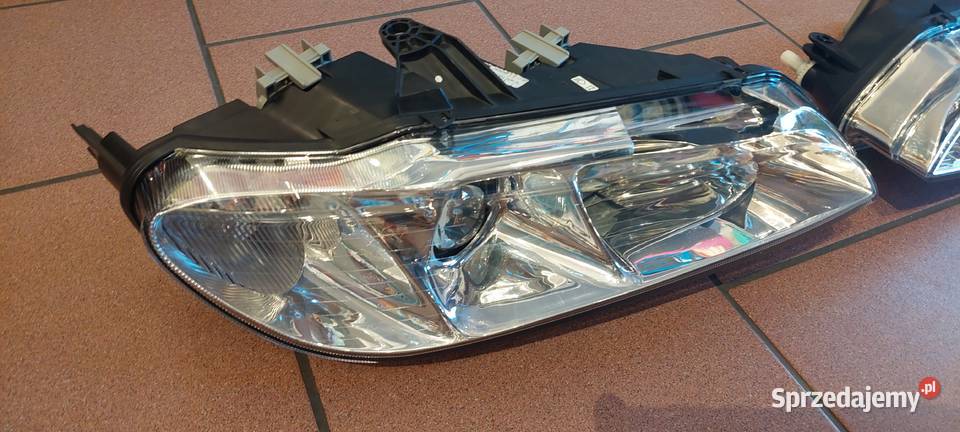 Komplet nowych reflektorów do Peugeot 406 coupe Kalety