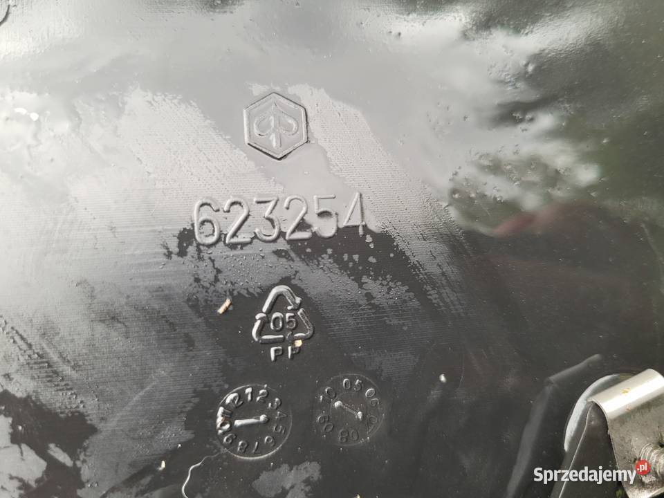 plug bok owiewka prawa Piaggio MP3 125 500 wielkopolskie Piła