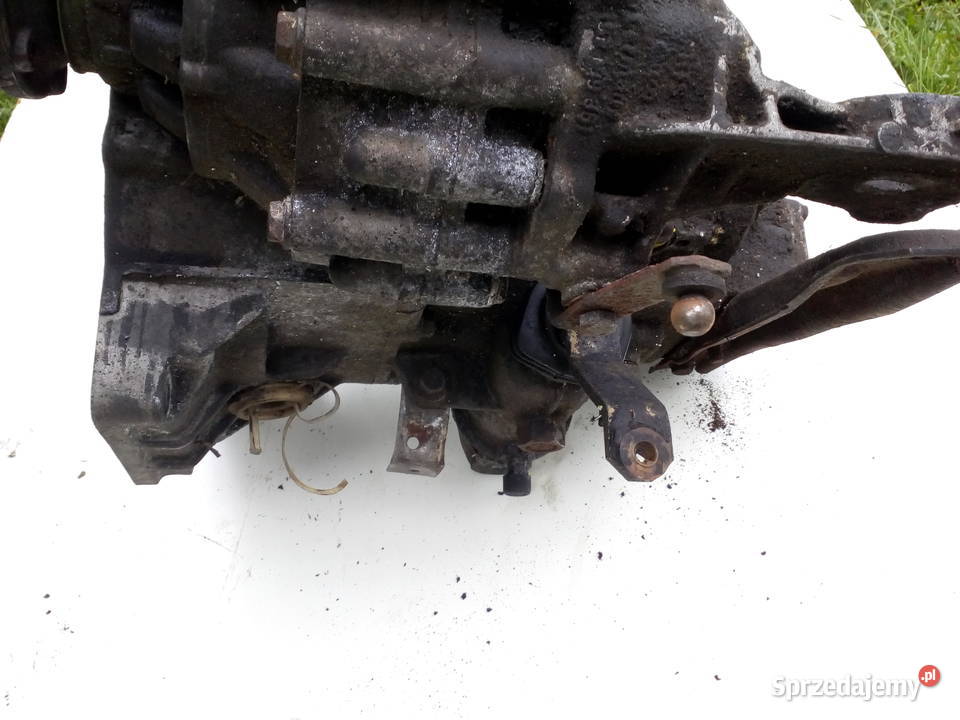 Skrzynia biegów VW golf II 1990 Diesel 16 Rzeszów sprzedam