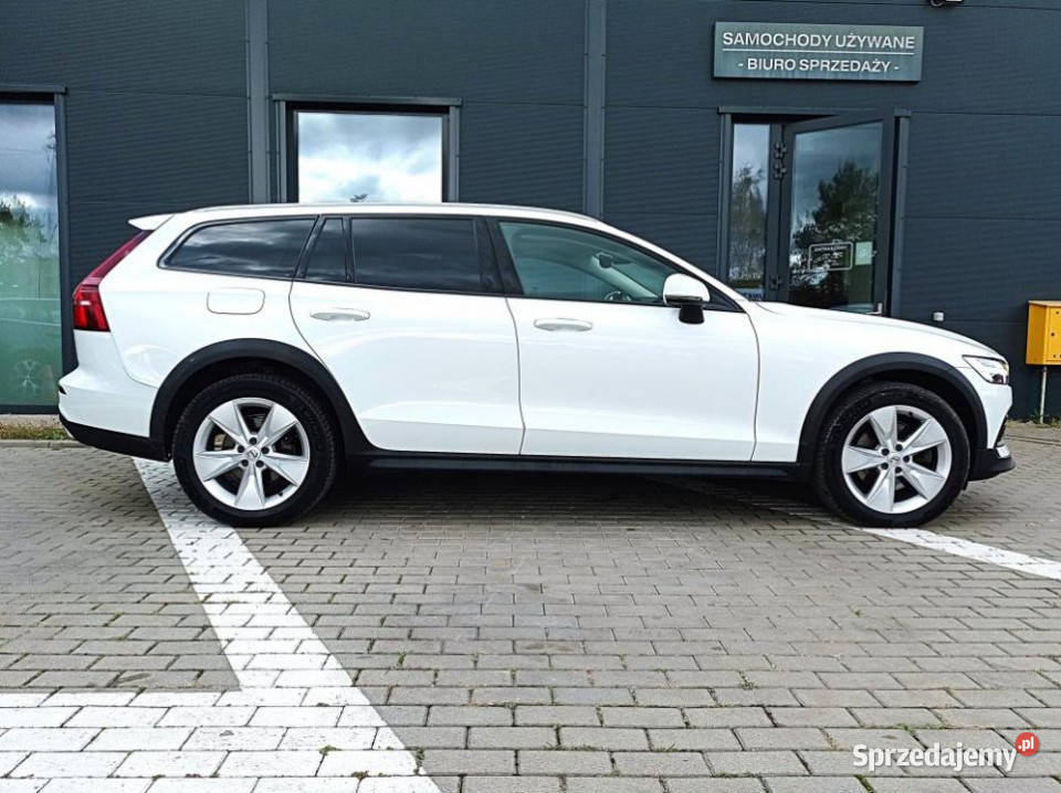 Volvo V60 Cross Country 2022r FV23 Full LED Kraków