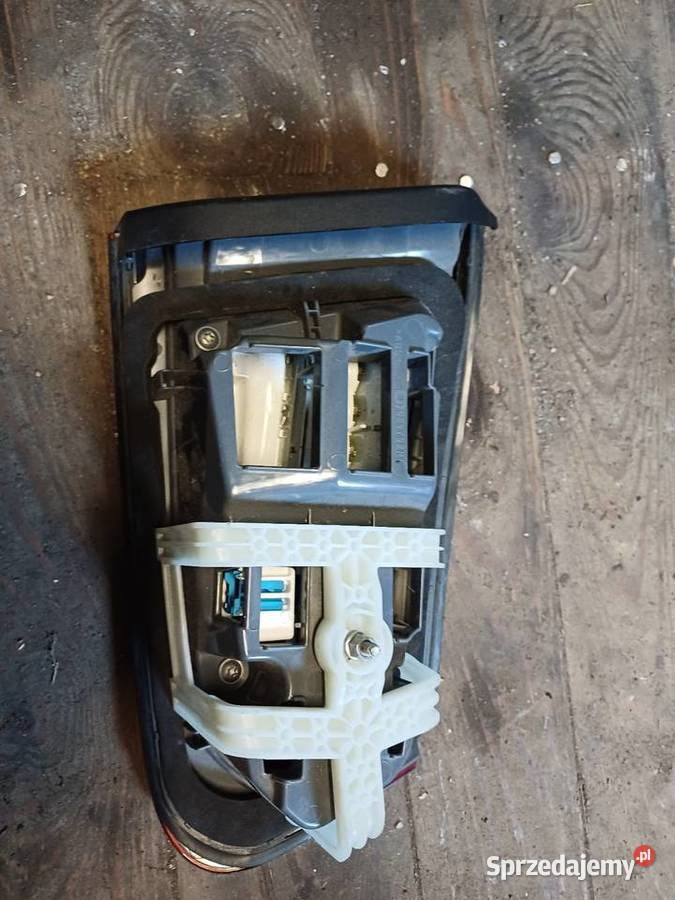 Lampa tylnej klapy mercedes w253 GLC Bilcza