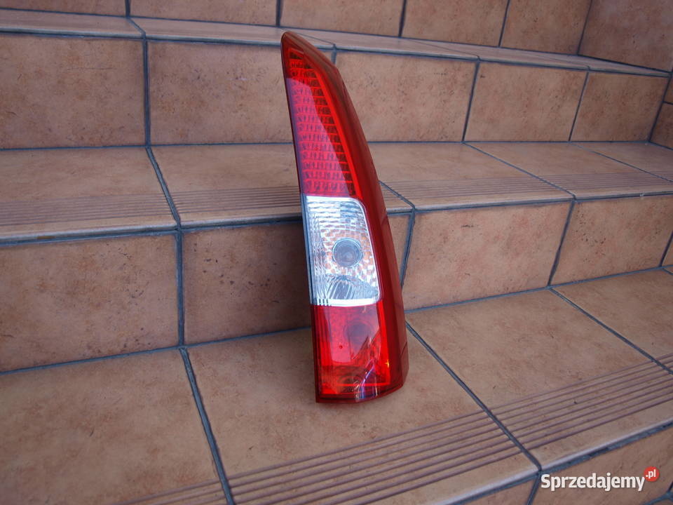 Volvo V70 lampa prawa tył góra 2004 2007r Oświetlenie Kalisz