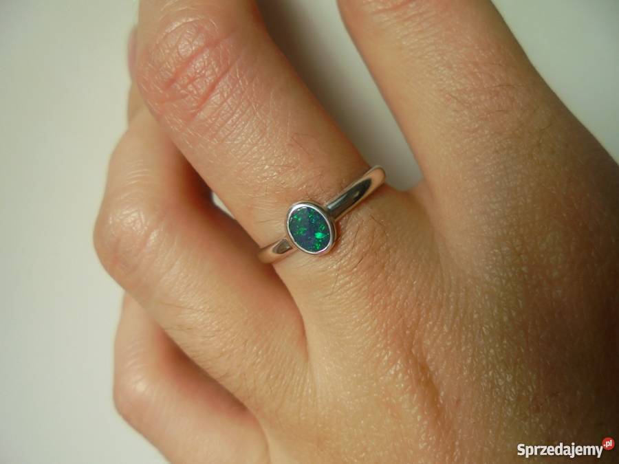 Naturalny czarny opal australijski pierścionek mazowieckie Warszawa