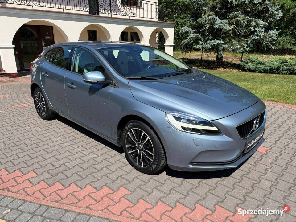 Volvo V40 20 D2 Full LED Podgrzewane fotele aluminiowe felgi V40 Lipówki
