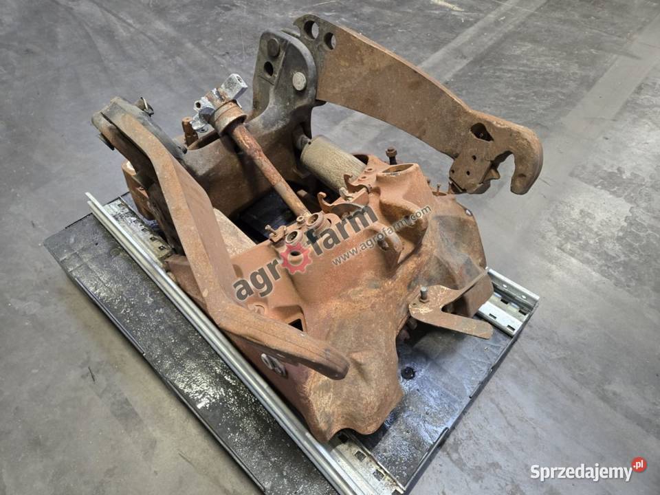 TUZ przedni podnośnik WOM VALTRA T234 Byków