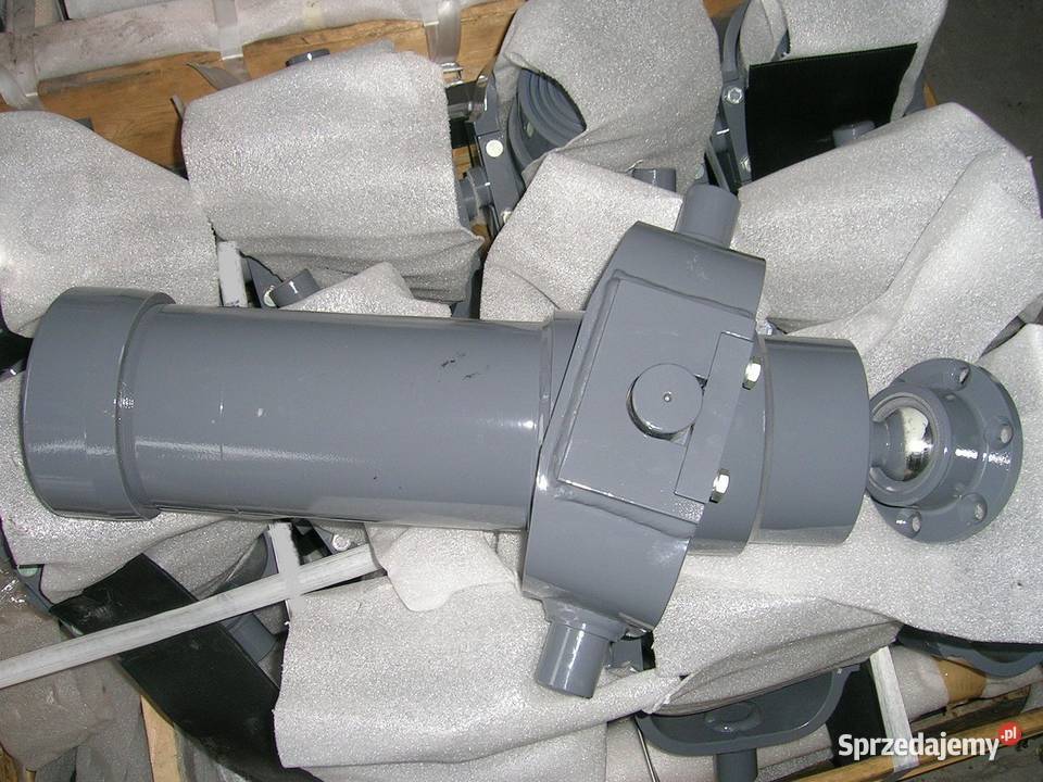 Siłownik wywrotu skok 1700 z kołyską i gniazdem Brzozówka