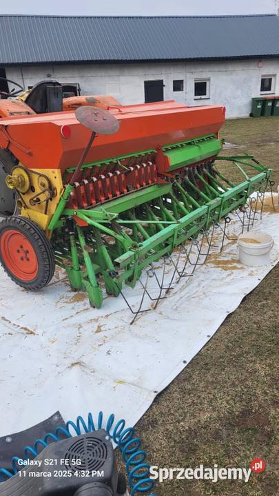 Siewnik zbożowy BOSCH 3 m 21 rurek z dociskami nieuszkodzony Siewniki i sadzarki Parcice