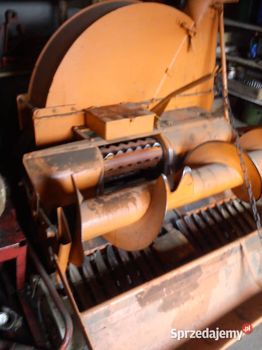 Sieczkarnia do trawy z podbieraczem nieuszkodzony Izbica Kujawska sprzedam