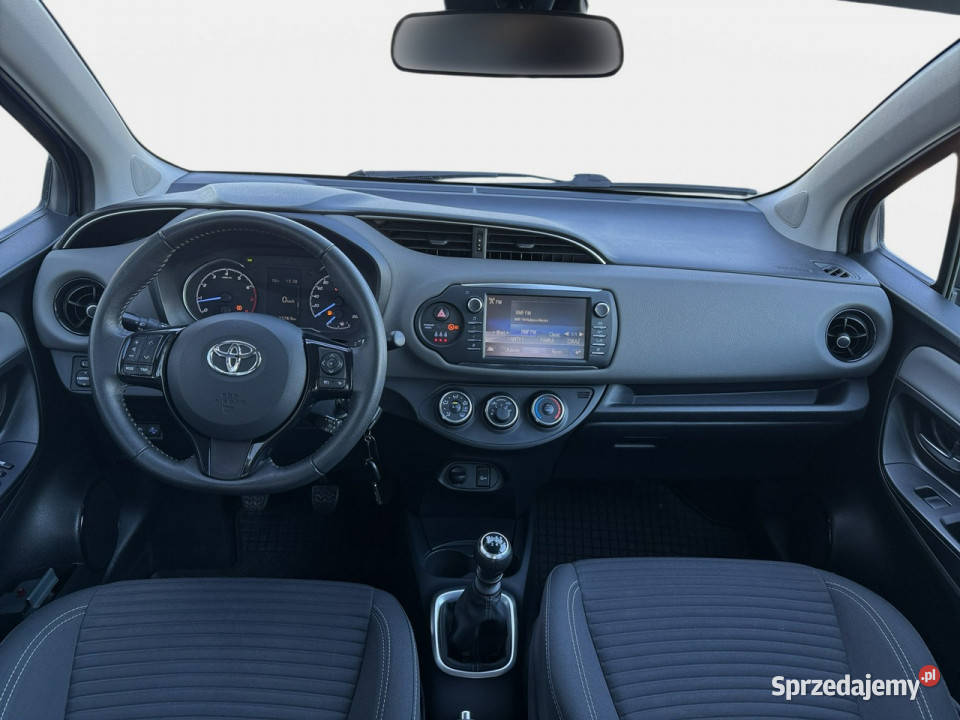 Toyota Yaris 15VVTiE 111 M6 2019 r salon wspomaganie kierownicy