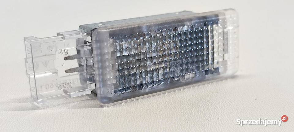 SKODA KAROQ LAMPKA KABINY 6L0947415A osobowe