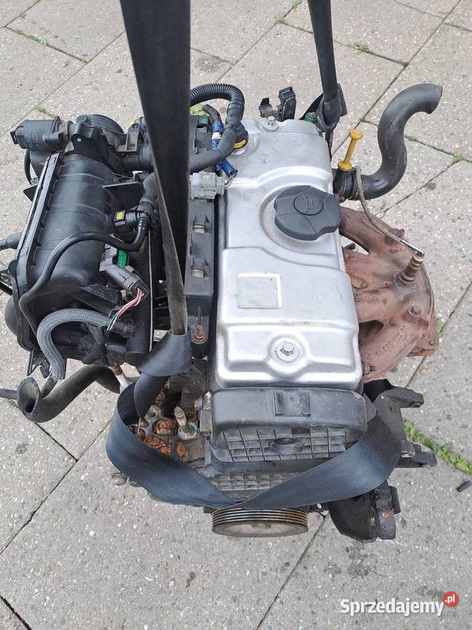 Peugeot 206 14 8V 75 silnik kompletny kod KFW osobowe Jastrzębie-Zdrój