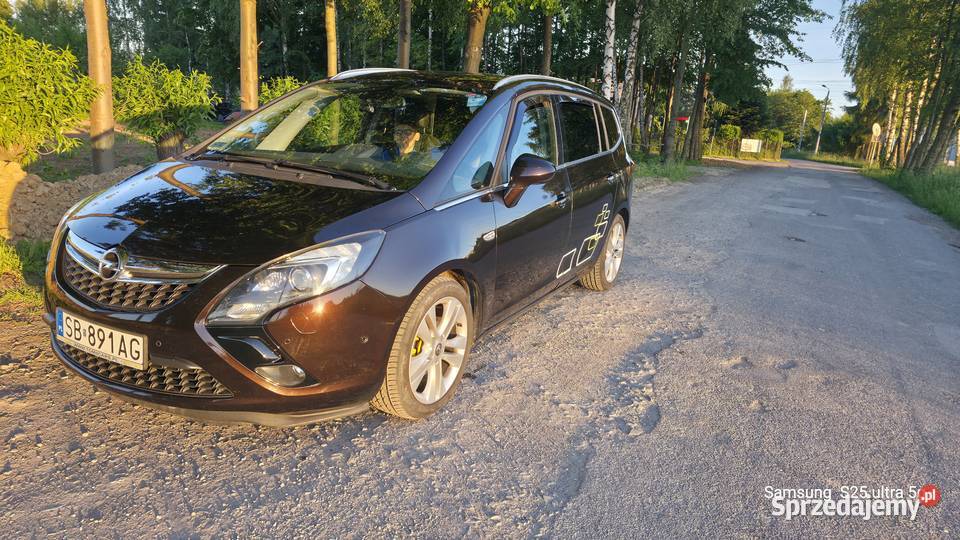 Opel zafira tourer c 14 z gazem sprzedam