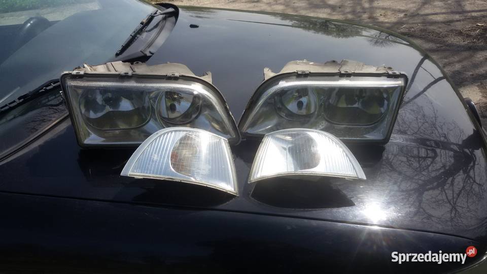 Lampy przednie volvo v40 s40 Rok produkcji 2001 Elbląg sprzedam