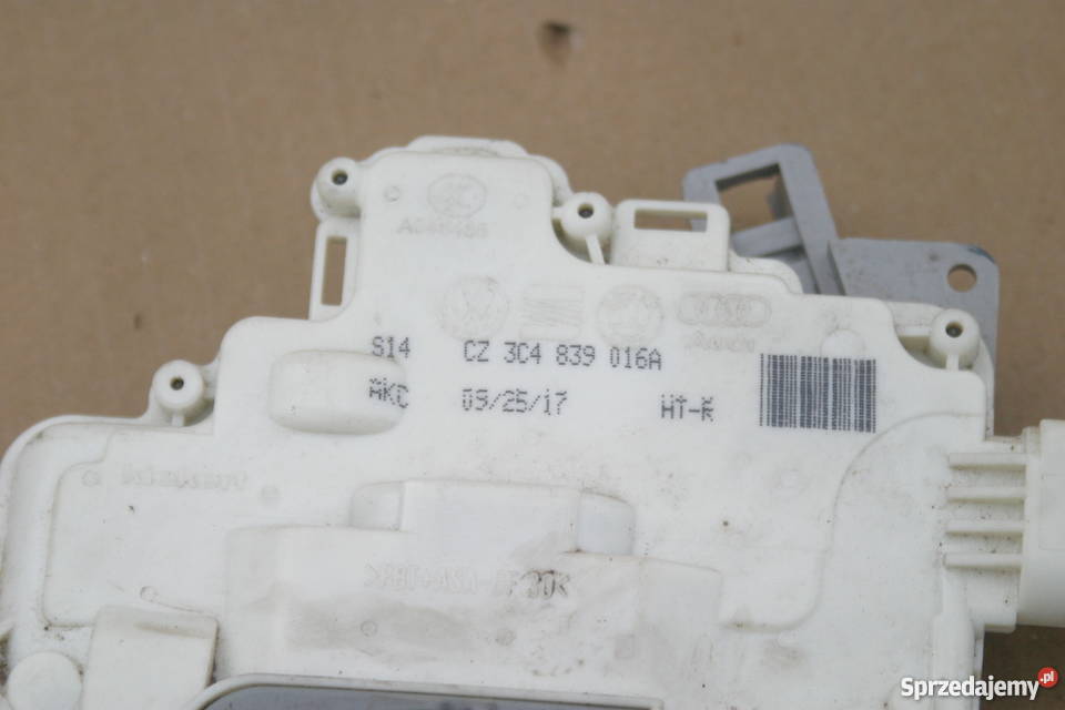 AUDI SEAT SKODA VW ZAMEK DRZWI PRAWY TYŁ Bieleń