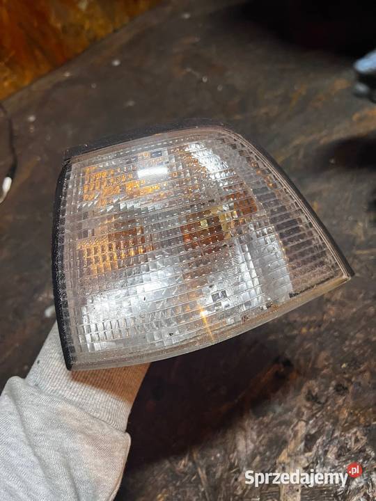 Oryginalny lewy przedni kierunkowskaz BMW E36 Piasek