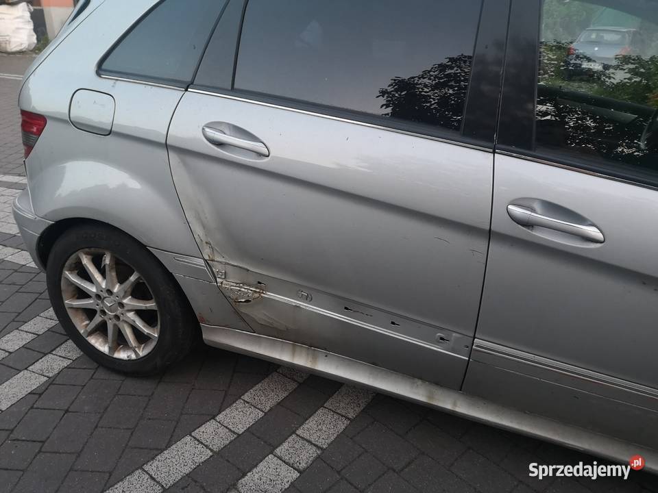 Mercedes Benz B180 mazowieckie Całowanie