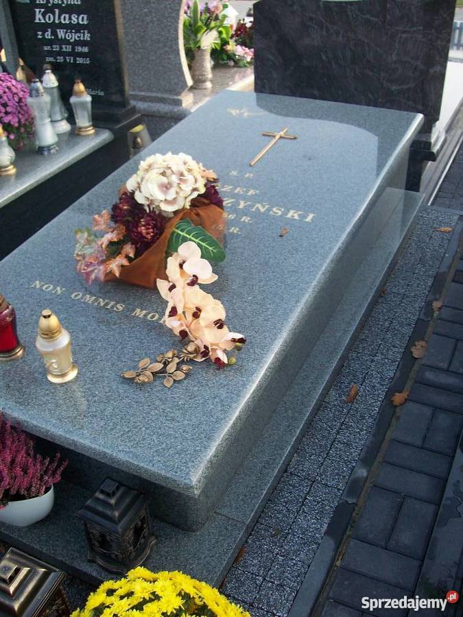 Nagrobki piwnice Brzeziny