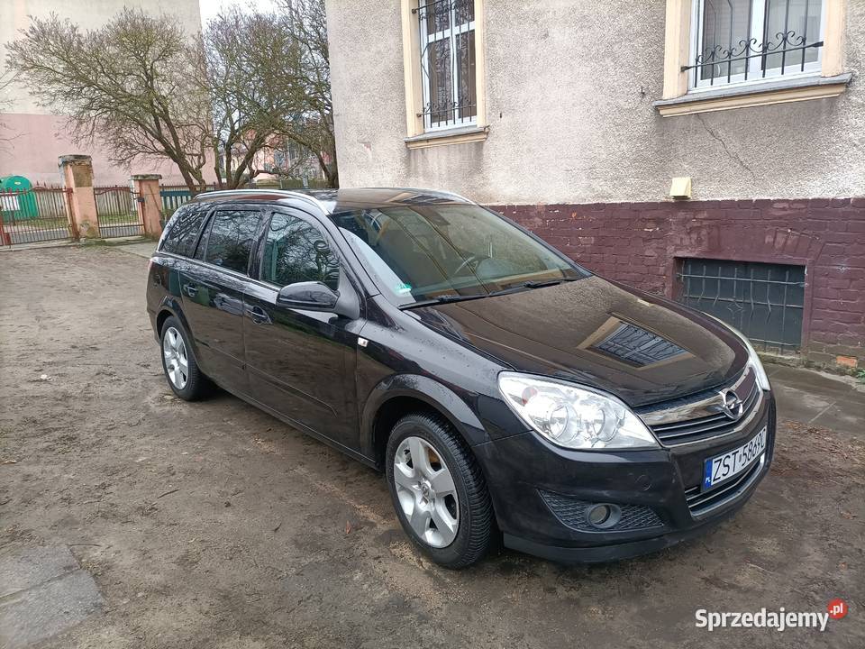 Opel Astra kombi 2007 czarna Stargard