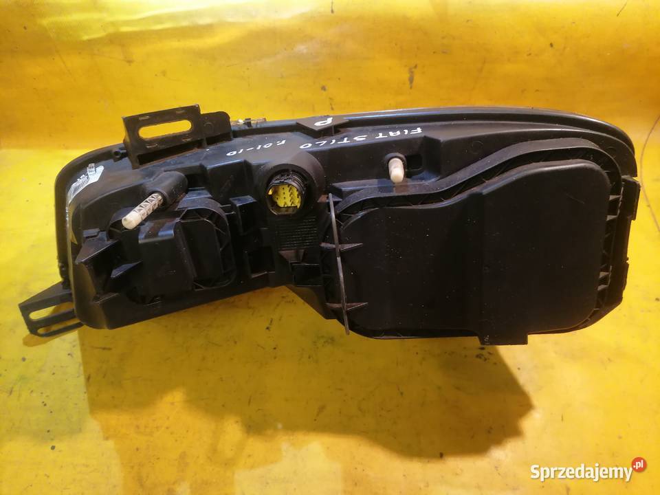 lampa przód prawa Fiat Stilo 3D5D r0107 łódzkie Piotrków Trybunalski sprzedam